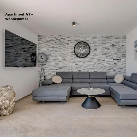Denis Holiday home *